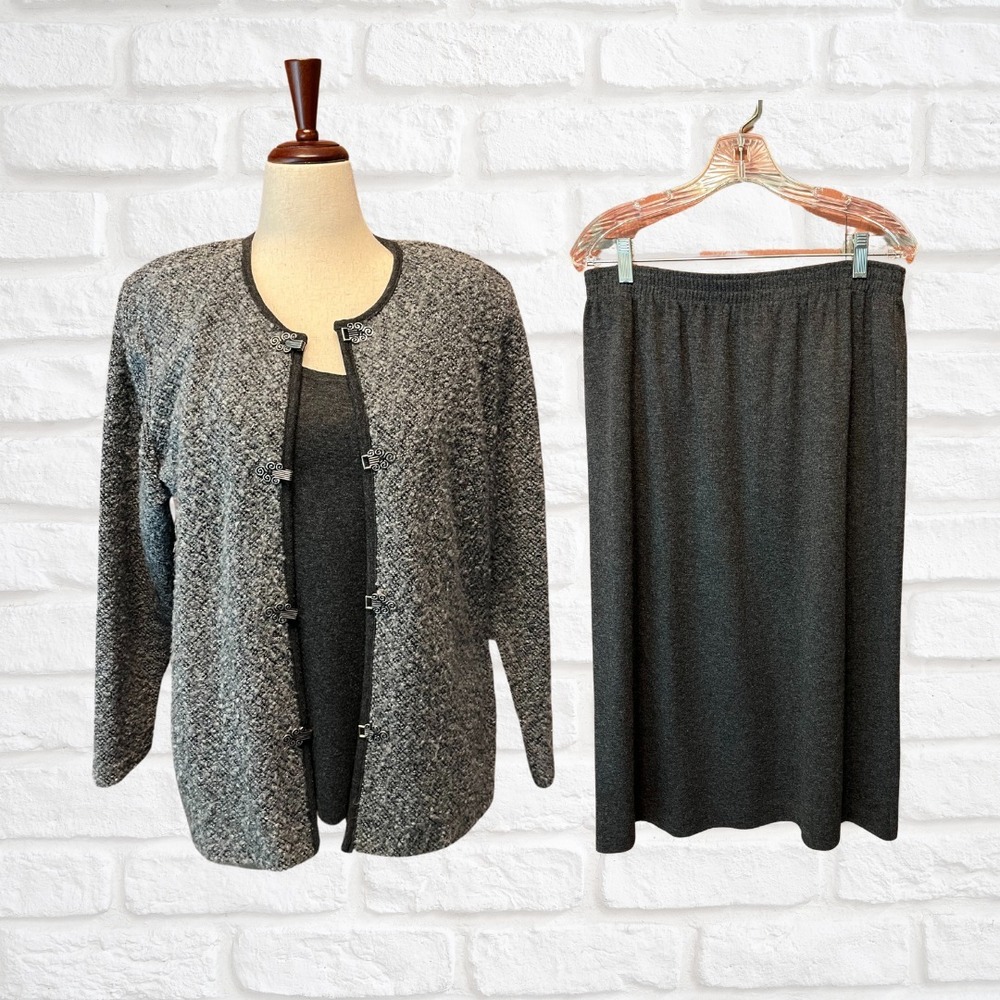 C.D. Daniels Gray 2-Piece Cardigan Sweater Set Tank/Jacket & Skirt 14/16‎ 90s
